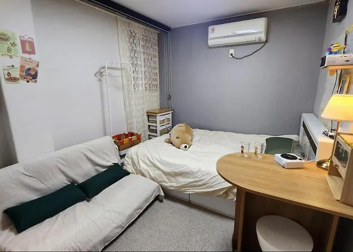 Shillim Station 3mins, Airport Bus 3mins, Gangnam, Hongik Unv' 15mins, Seongsu 40mins B&B 서울특별시
