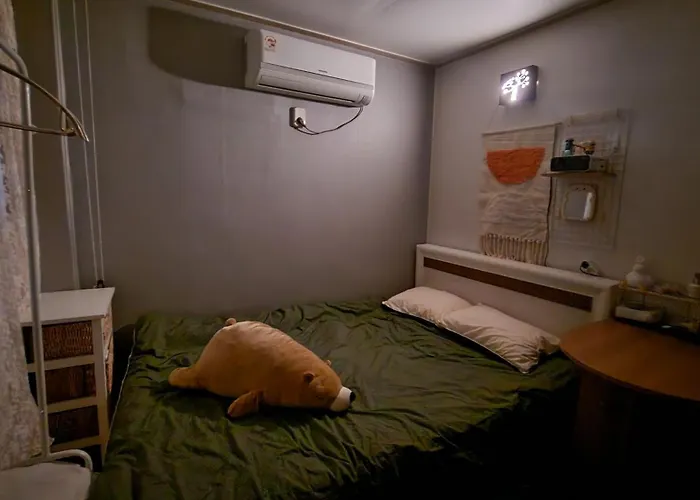 Shillim Station 3mins, Airport Bus 3mins, Gangnam, Hongik Unv' 15mins, Seongsu 40mins B&B 서울특별시
